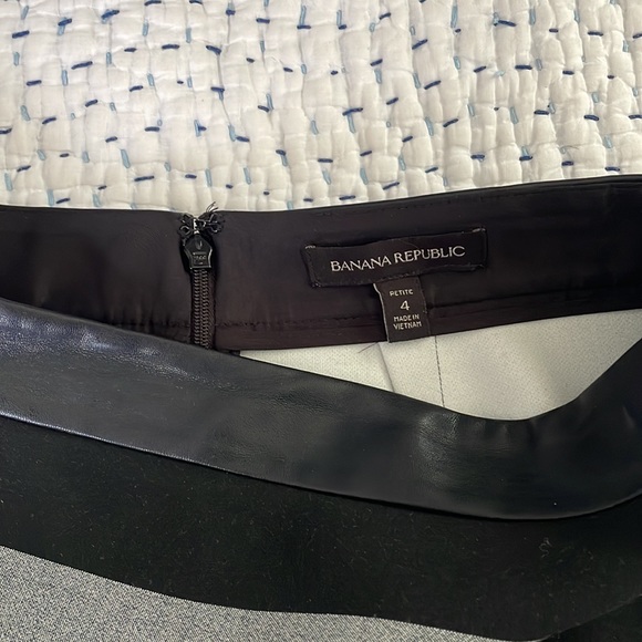 Black & Gray Striped Pencil Skirt with Leather Detailing - Picture 4 of 4